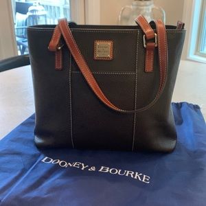 Dooney Bourke Saffiano Charlotte handbag in excellent condition!
